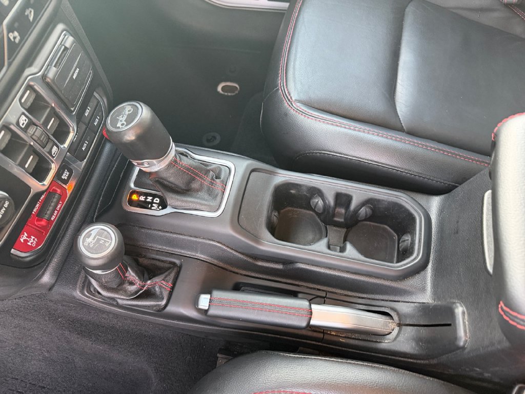 Used 2020 Jeep Wrangler Unlimited Rubicon w/ Dual Top Group AWD/4WD image 37