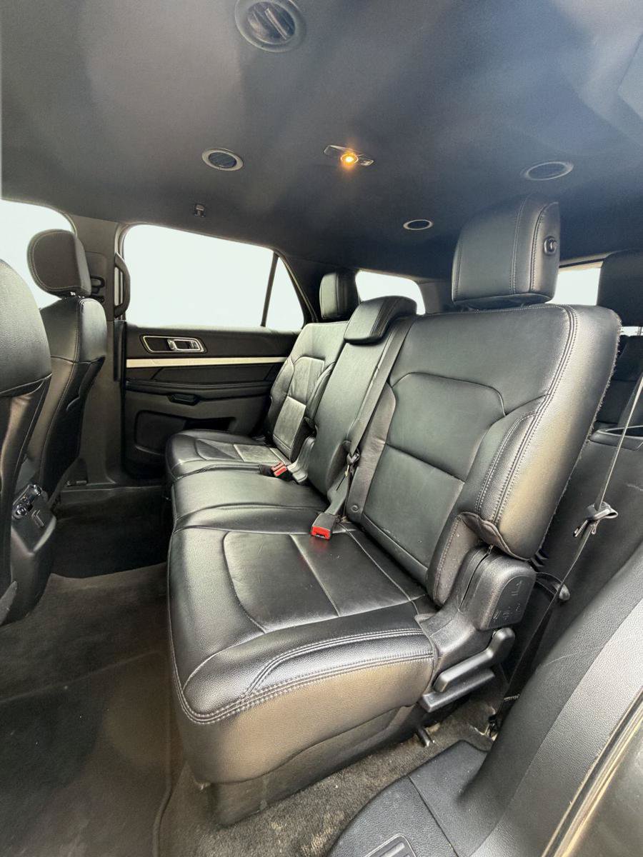 Used 2016 Ford Explorer XLT w/ Equipment Group 202A FWD image 14