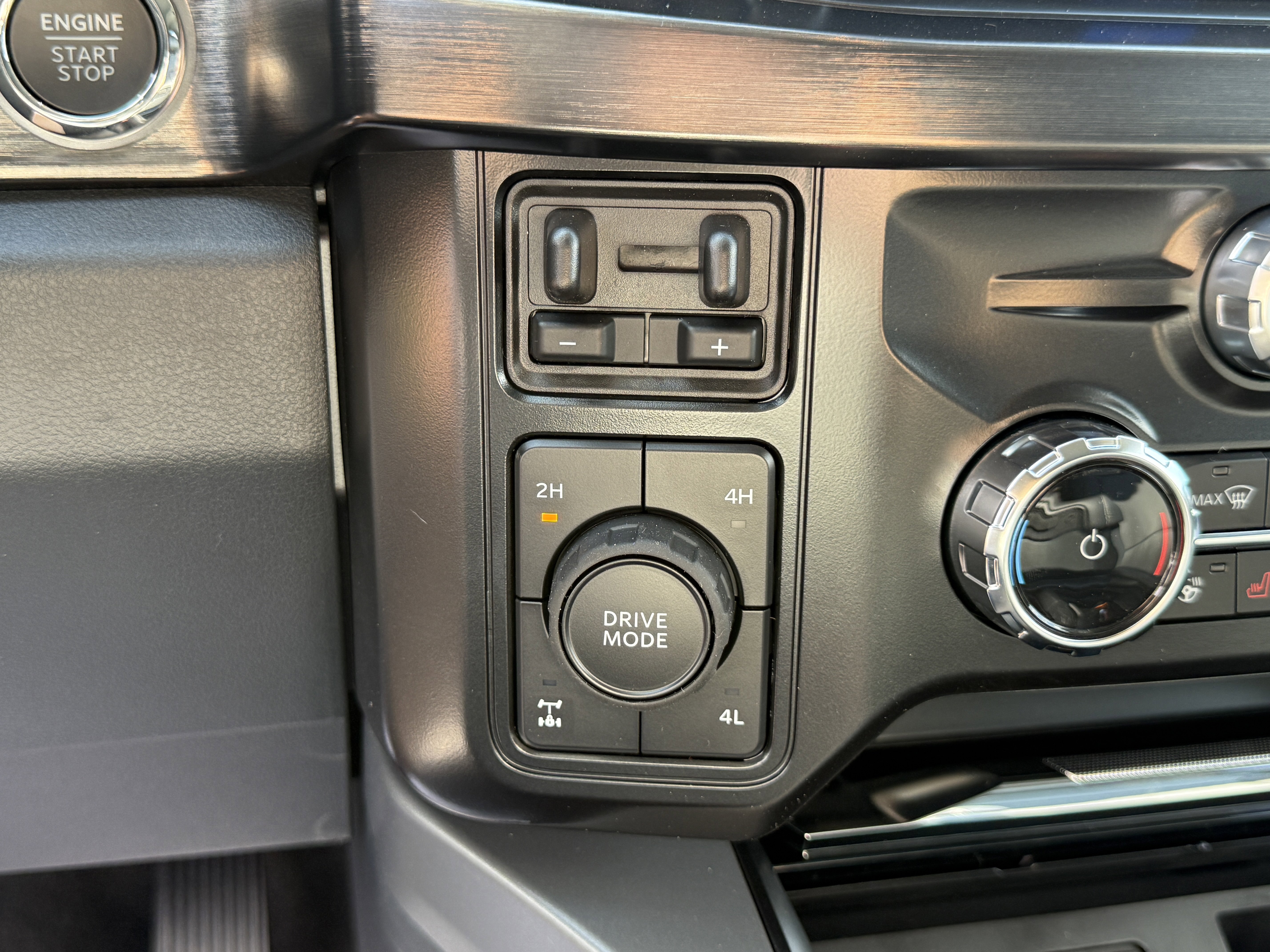 New 2026 Ford F250 Lariat w/ Black Appearance Package image 24