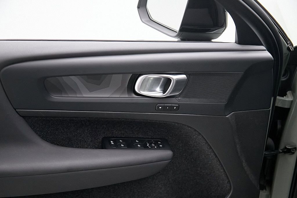 Certified 2023 Volvo C40 P8 Recharge Plus AWD/4WD image 11