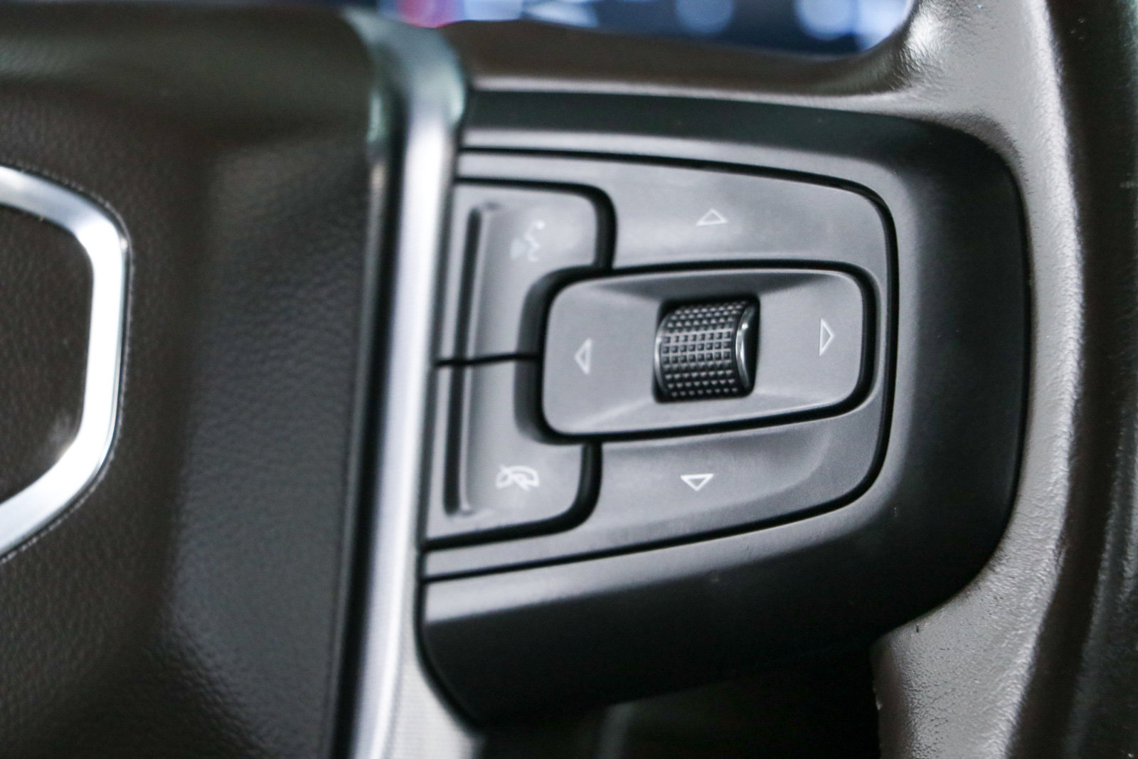 Used 2022 GMC Yukon SLT w/ SLT Premium Package RWD image 15