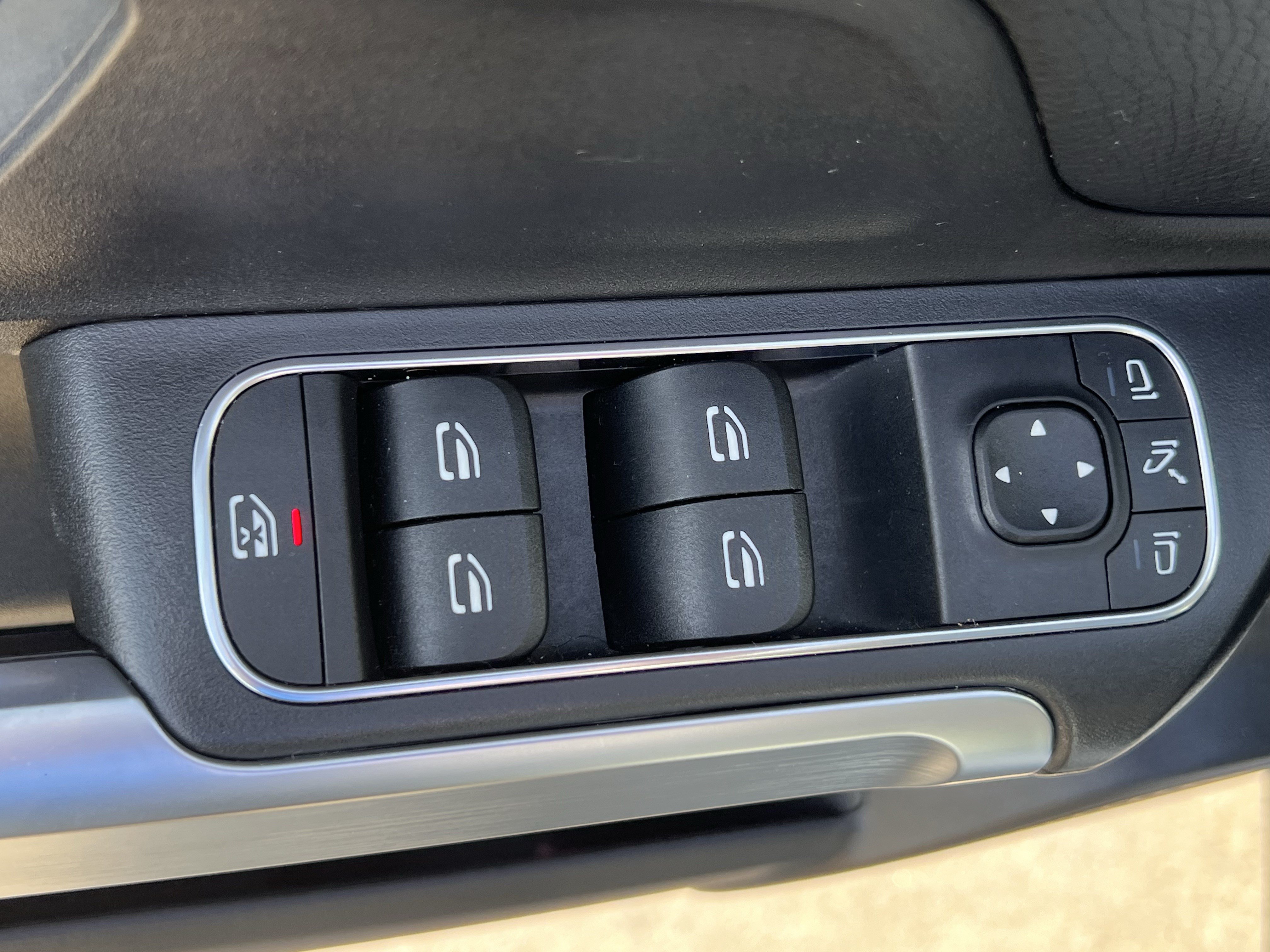 Certified 2022 Mercedes-Benz GLB 250 4MATIC image 15