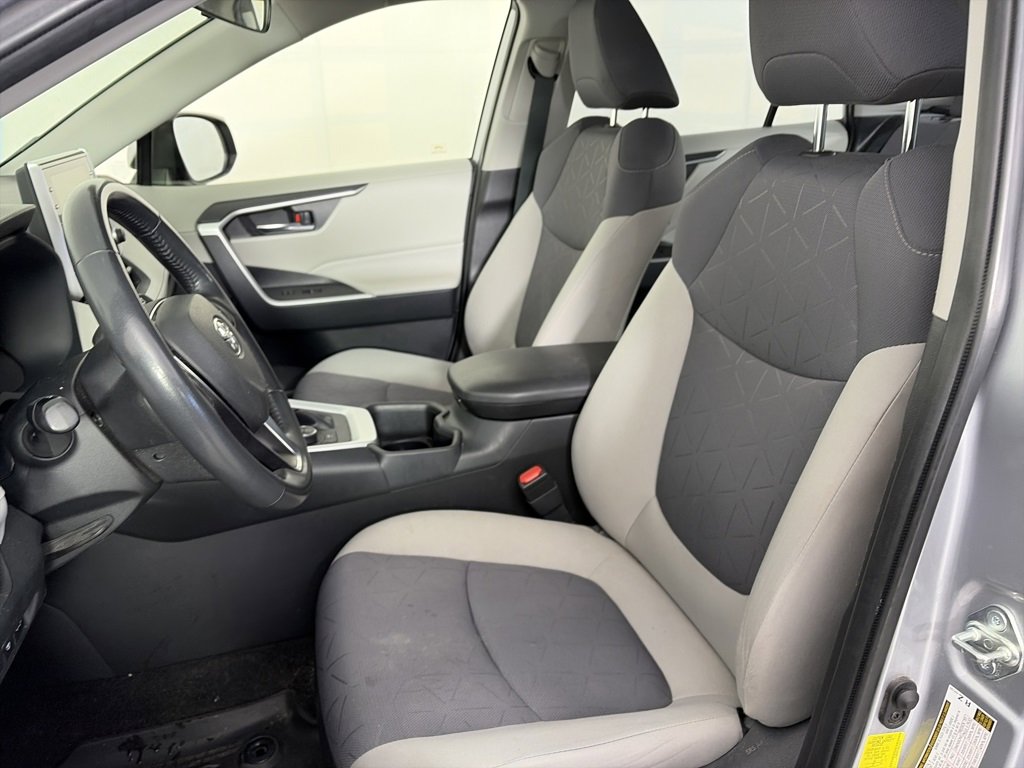 Used 2022 Toyota RAV4 XLE image 11