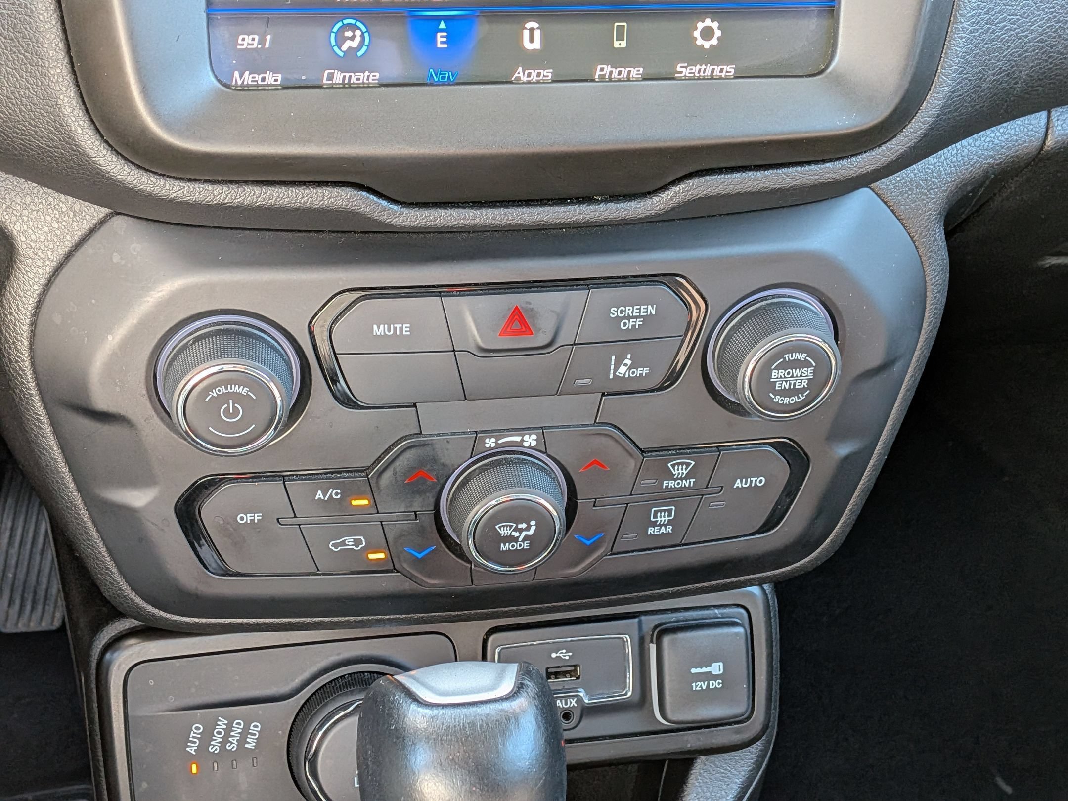 Used 2023 Jeep Renegade Latitude AWD/4WD image 25