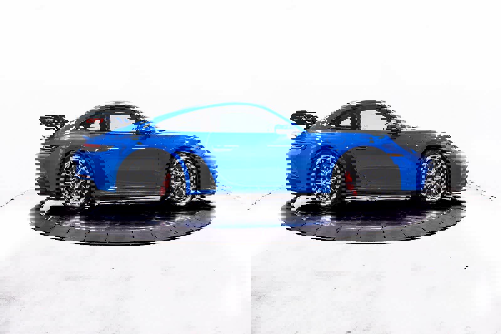 Certified 2022 Porsche 911 GT3 image 8