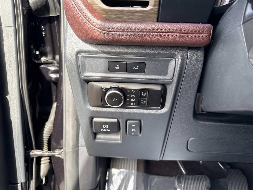 Used 2023 Ford Expedition Max Limited image 14