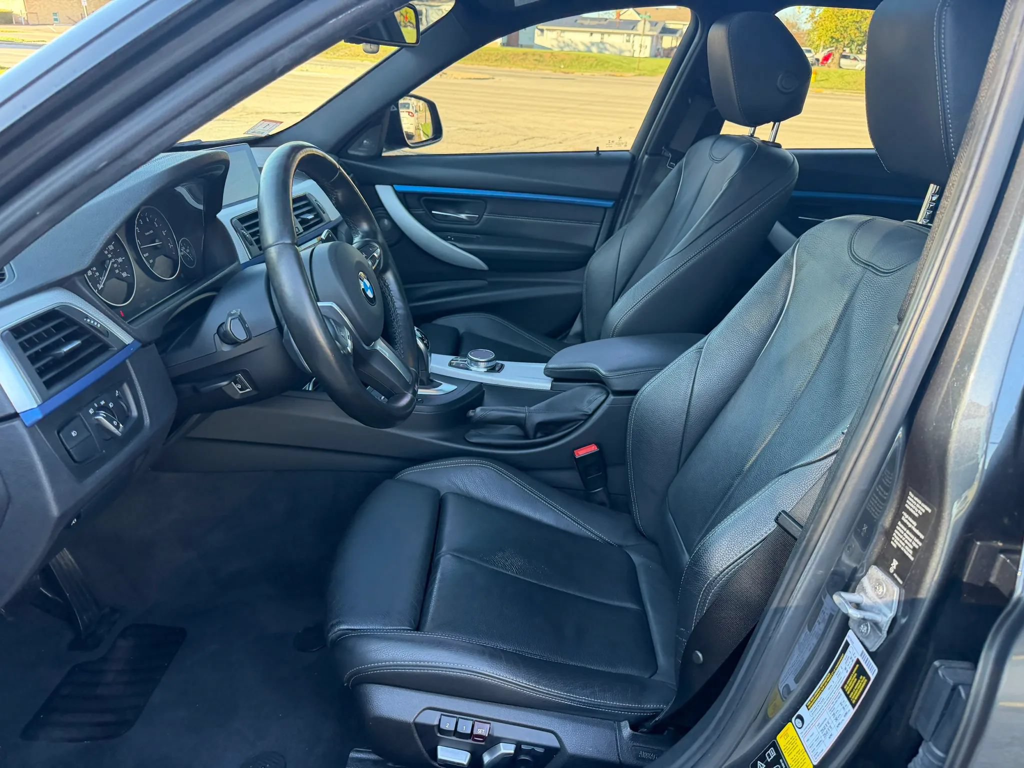 Used 2018 BMW 340i xDrive Sedan w/ Premium Package AWD/4WD image 11