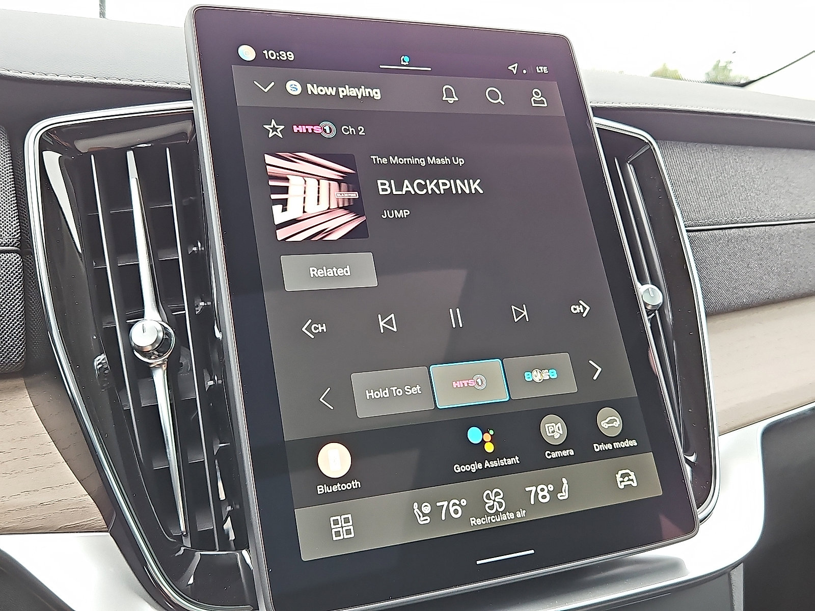 New 2026 Volvo XC90 B6 Plus w/ Protection Package Premier image 16