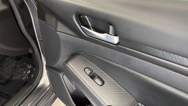Used 2025 Nissan Altima 2.5 SV image 21
