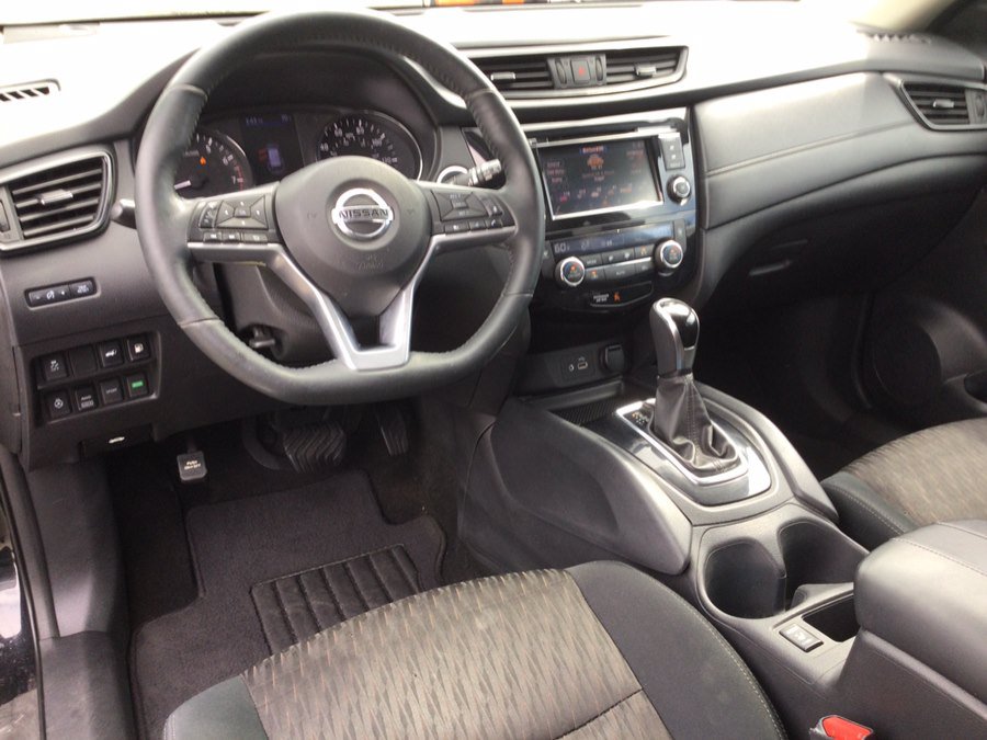 Used 2018 Nissan Rogue SV w/ Premium Package AWD/4WD image 18