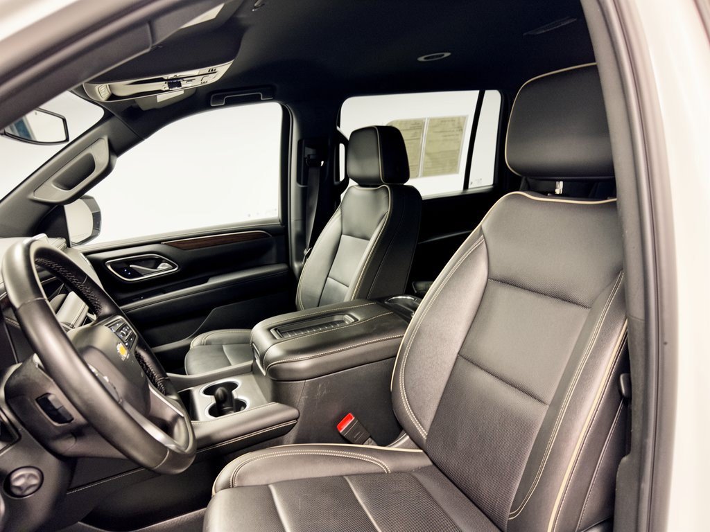 Used 2024 Chevrolet Suburban Premier RWD image 5