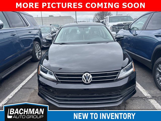 Used 2017 Volkswagen Jetta SE image 3