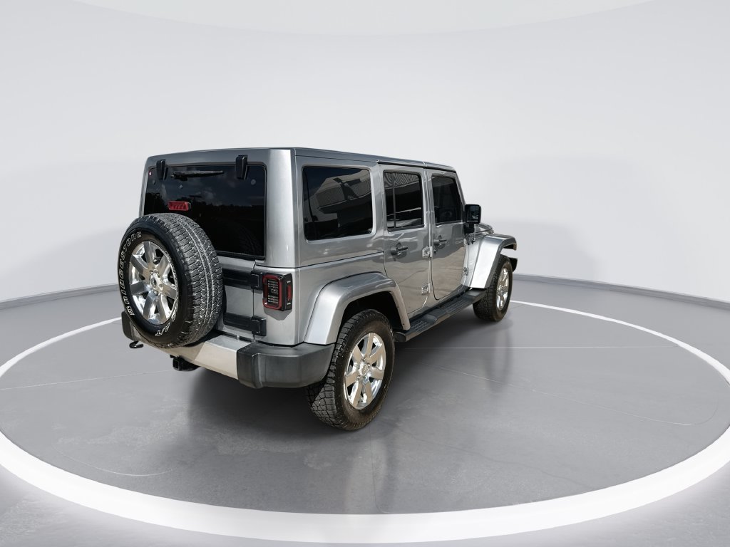 Used 2015 Jeep Wrangler Unlimited Sahara w/ Dual Top Group AWD/4WD image 8