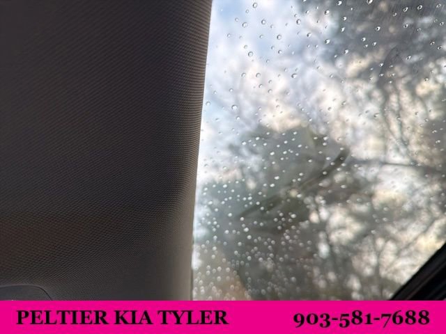 Used 2019 Toyota Highlander SE image 25