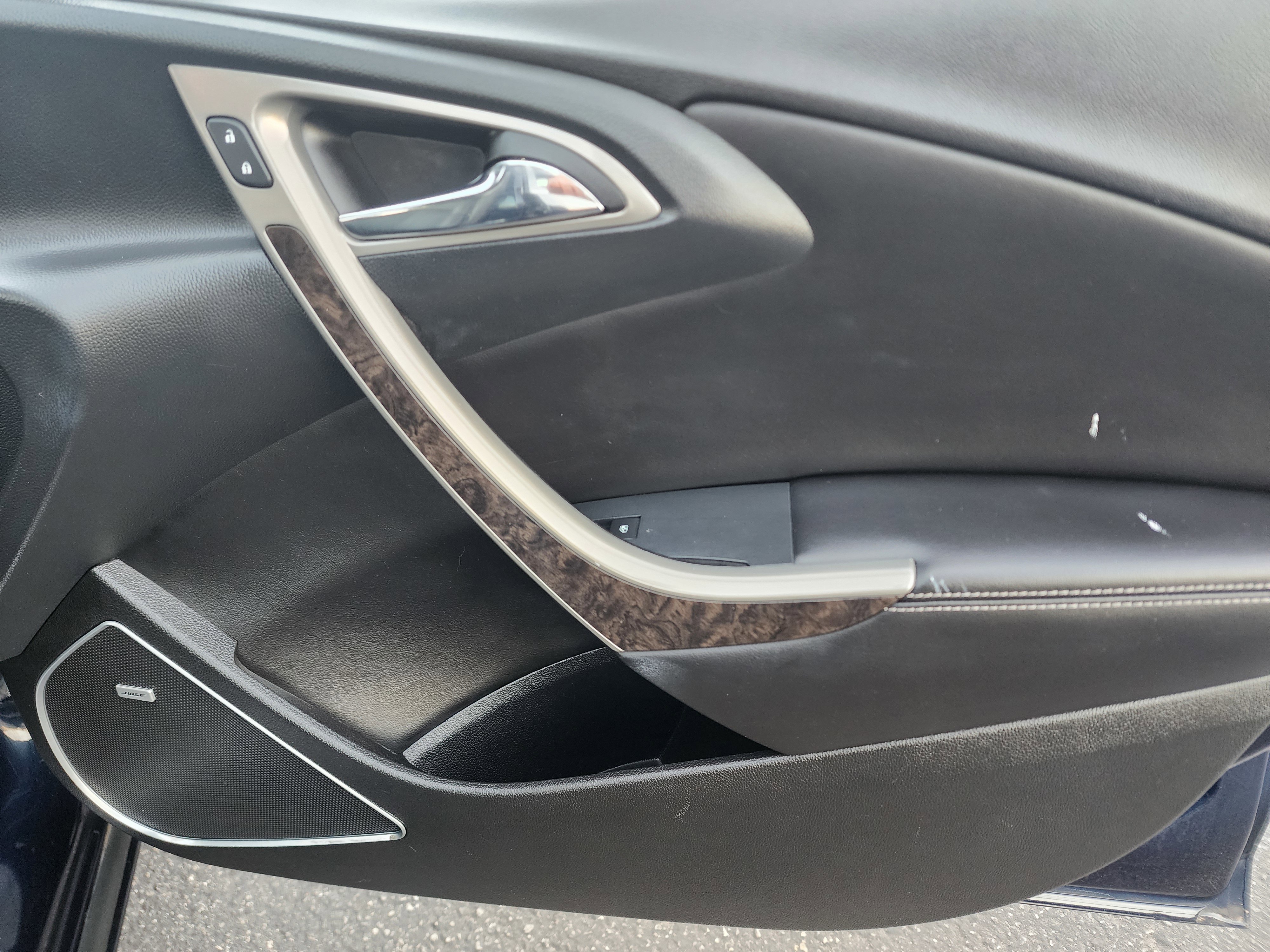 Used 2016 Buick Verano Premium w/ Driver Confidence Package image 10