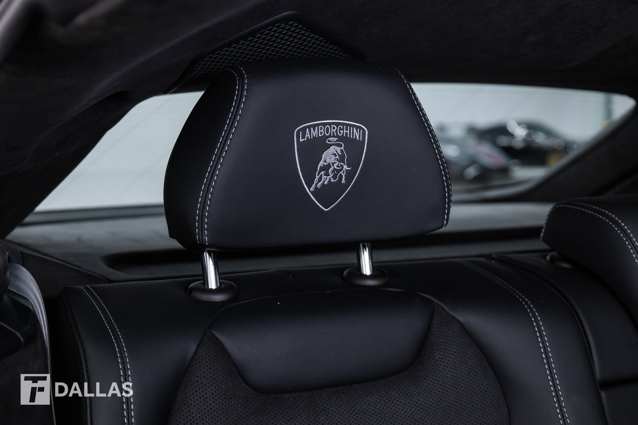 Used 2026 Lamborghini Urus SE AWD/4WD image 42