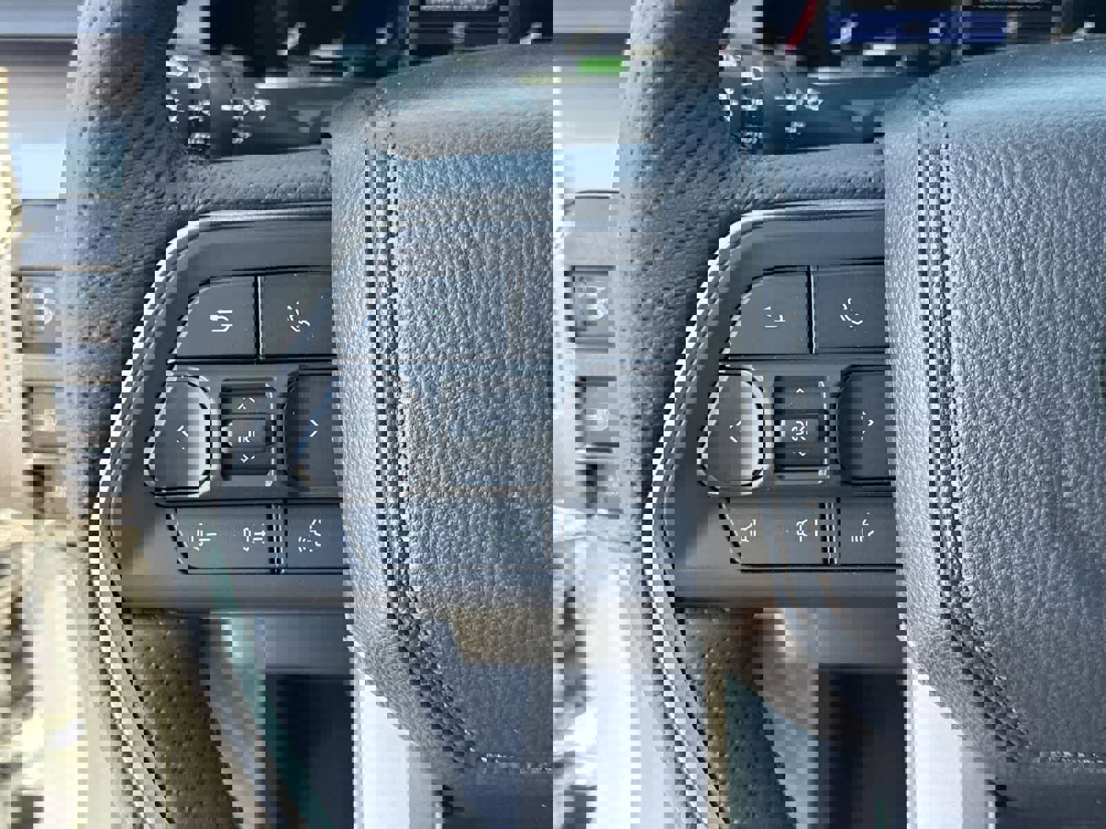 Used 2025 Toyota Tacoma TRD Off-Road w/ TRD Off Road Premium Package image 26