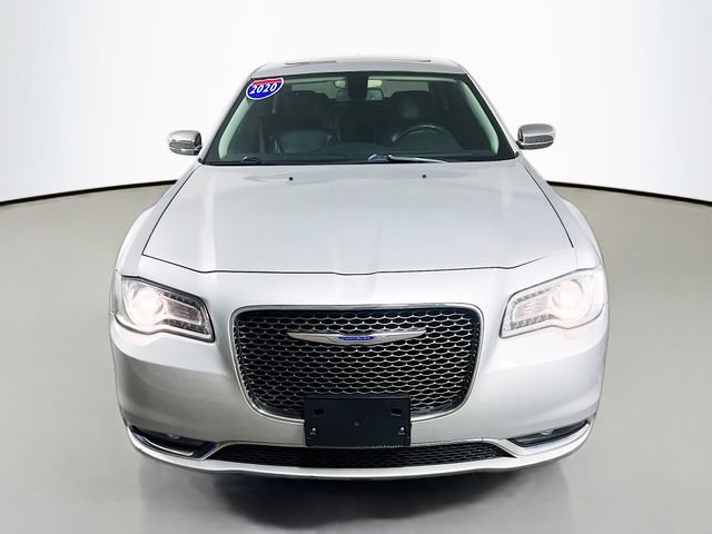 Used 2020 Chrysler 300 Limited RWD image 3