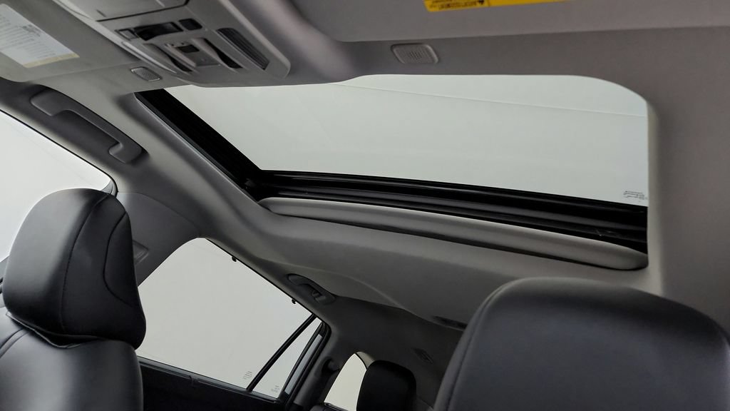 Certified 2024 Toyota Highlander XLE AWD/4WD image 27