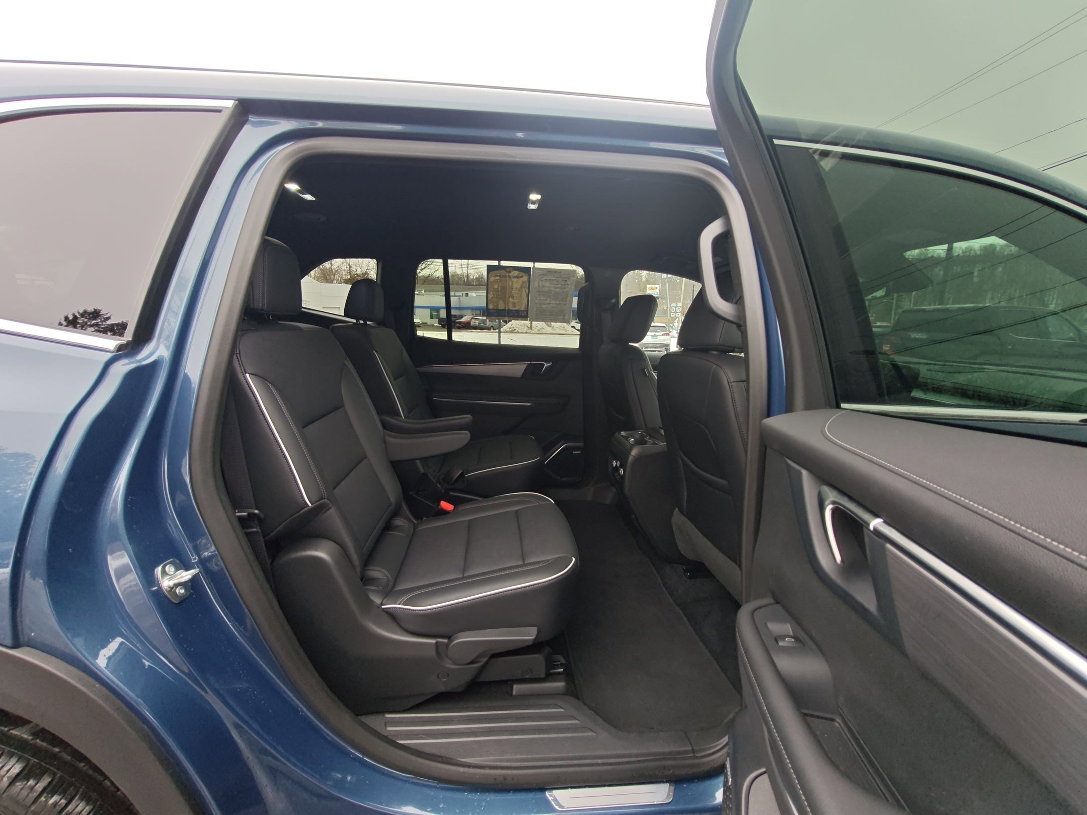 Certified 2025 Buick Enclave Preferred image 28