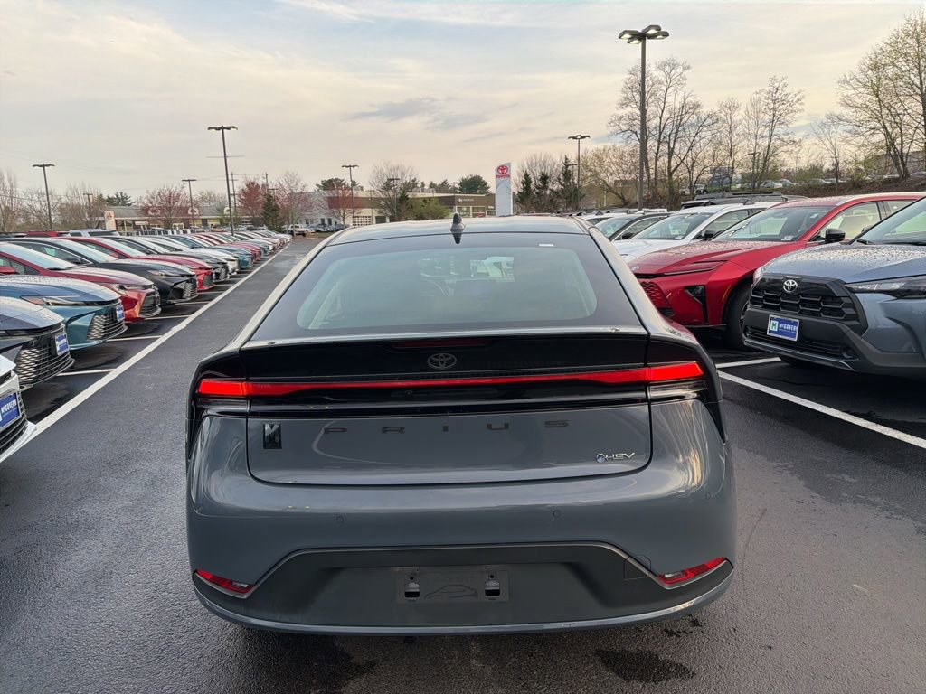 Used 2024 Toyota Prius LE AWD/4WD image 6