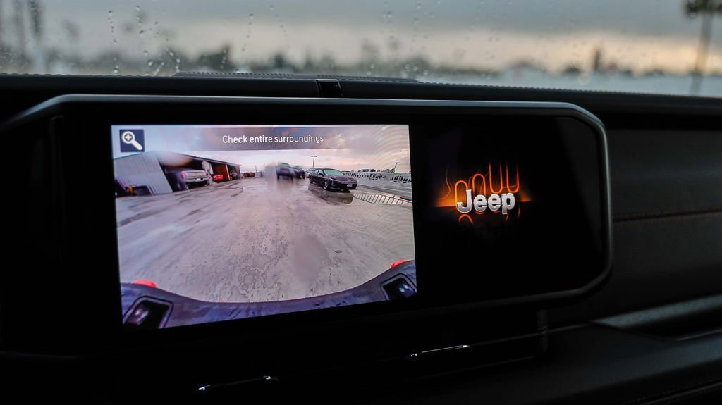 Used 2025 Jeep Gladiator Mojave image 29