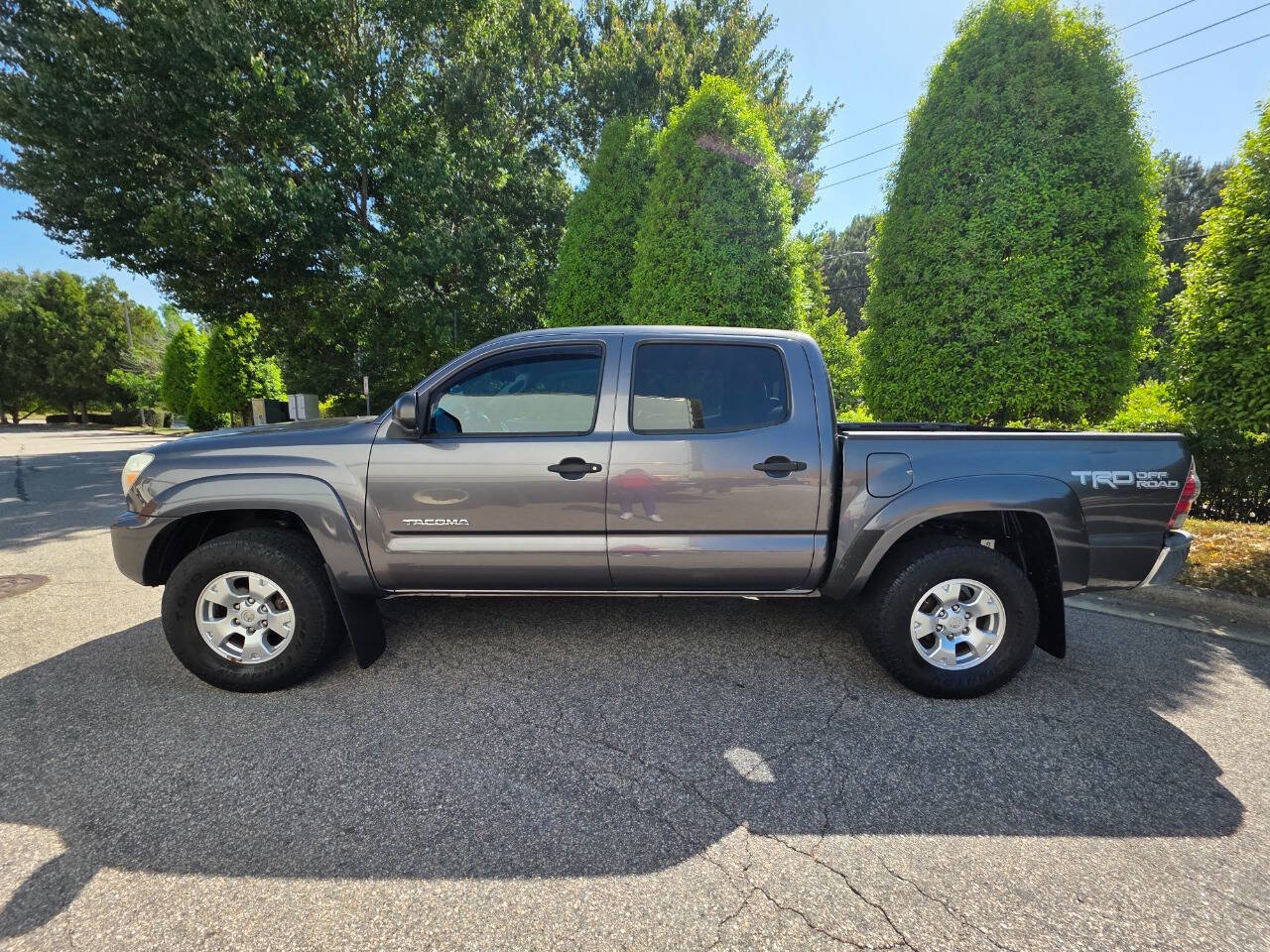 Used 2015 Toyota Tacoma 4x4 Double Cab w/ TRD Off-Road Package image 2