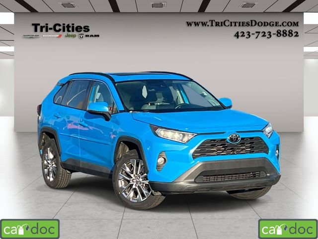 Used 2020 Toyota RAV4 XLE Premium image 1