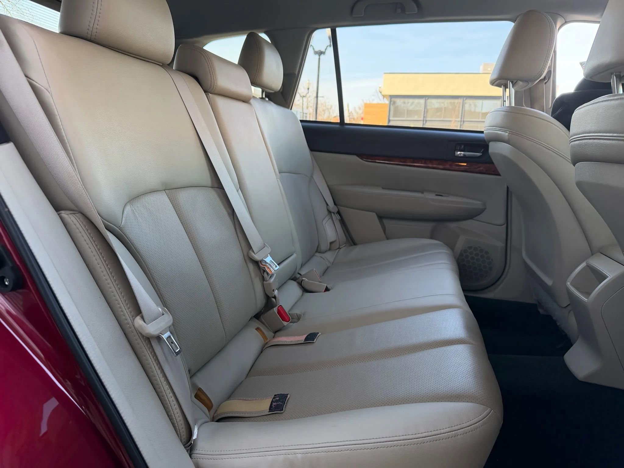 Used 2011 Subaru Outback 2.5i Limited image 14