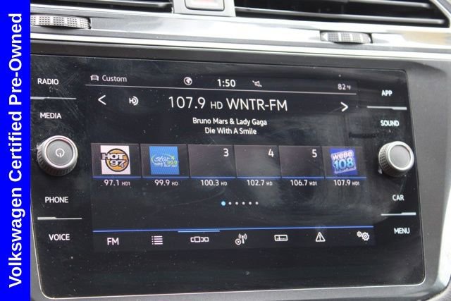 Used 2023 Volkswagen Tiguan SE w/ Panoramic Sunroof Package image 36