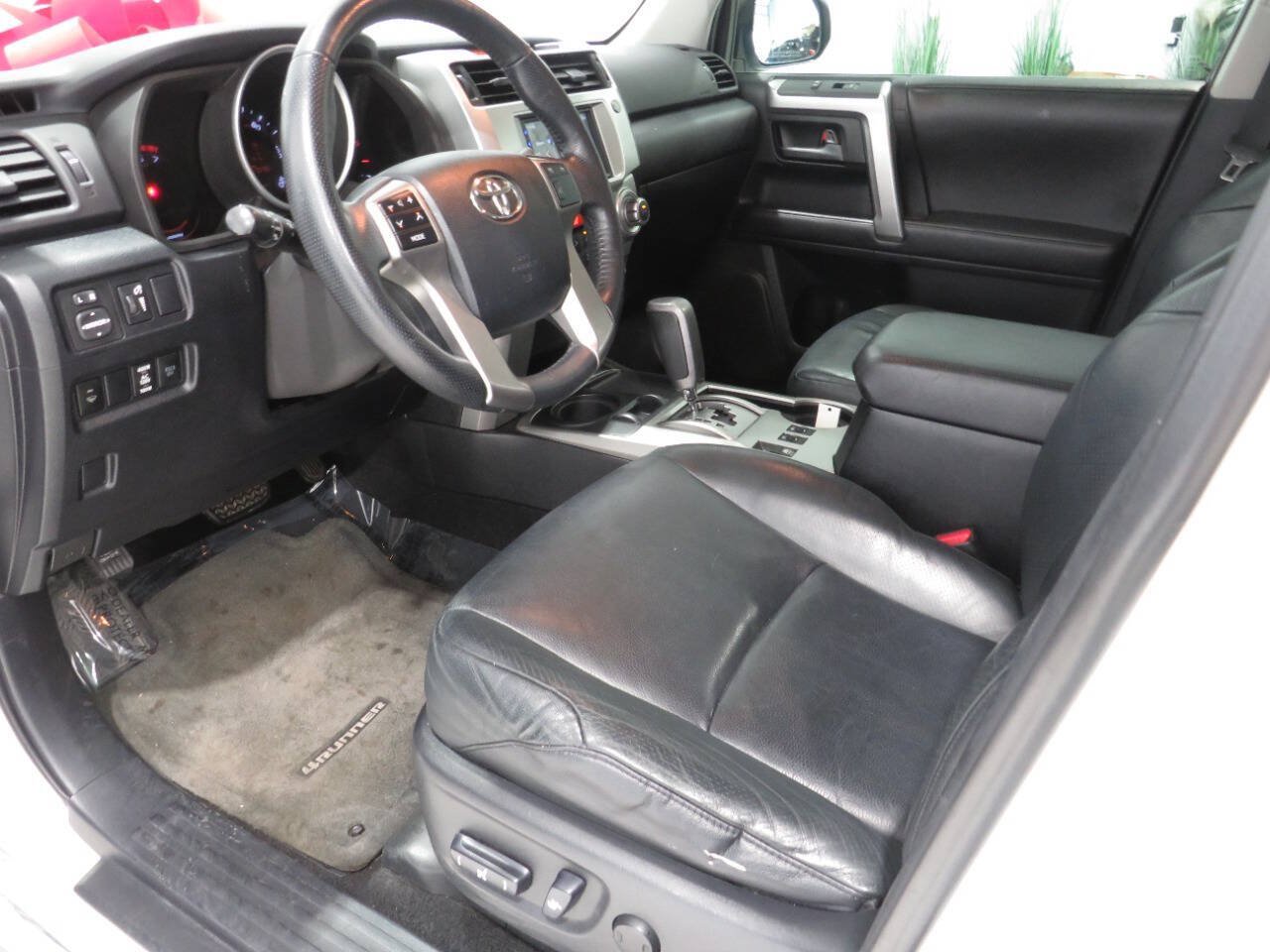 Used 2010 Toyota 4Runner Limited RWD image 14
