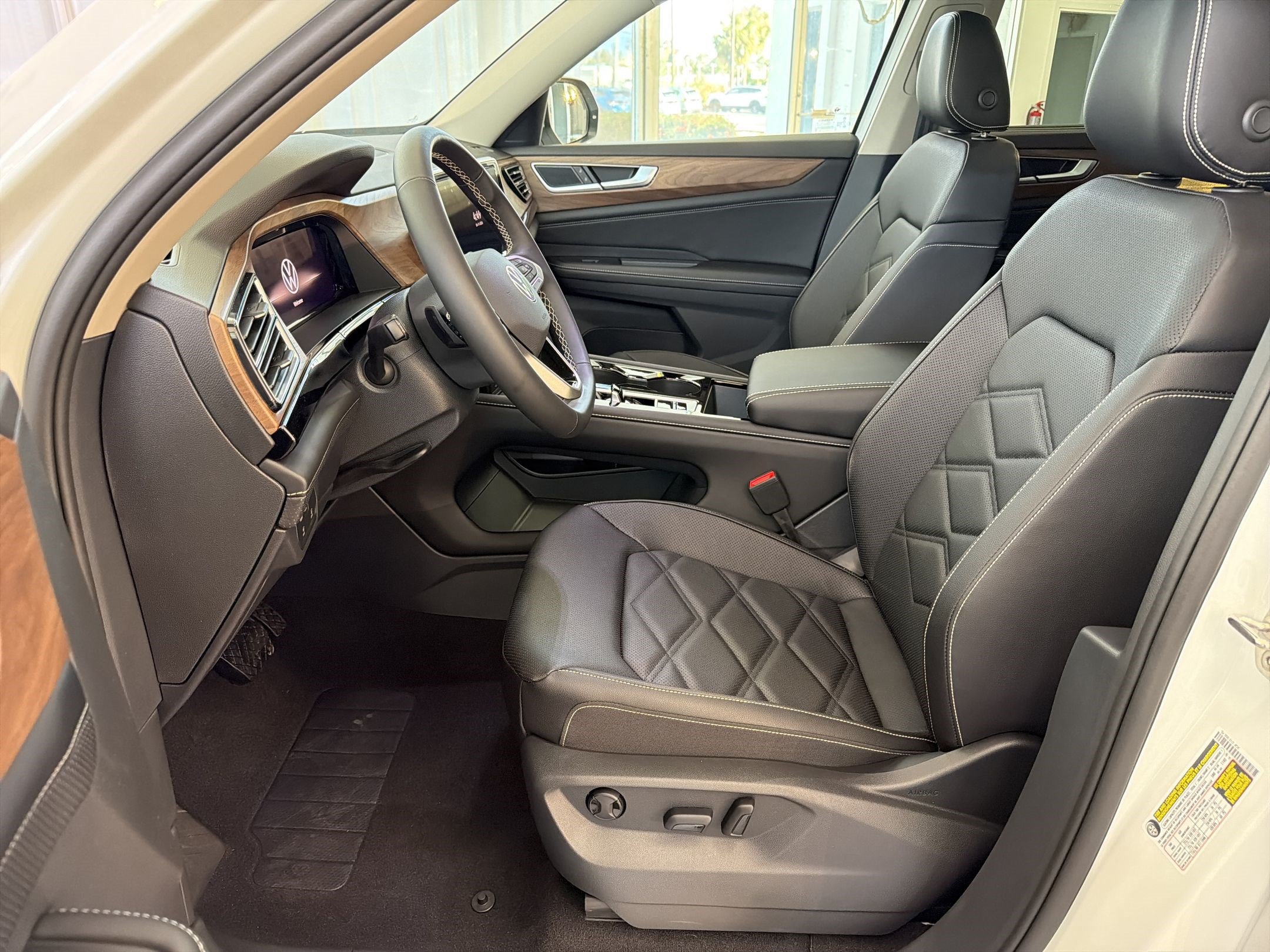 New 2026 Volkswagen Atlas SE FWD image 5