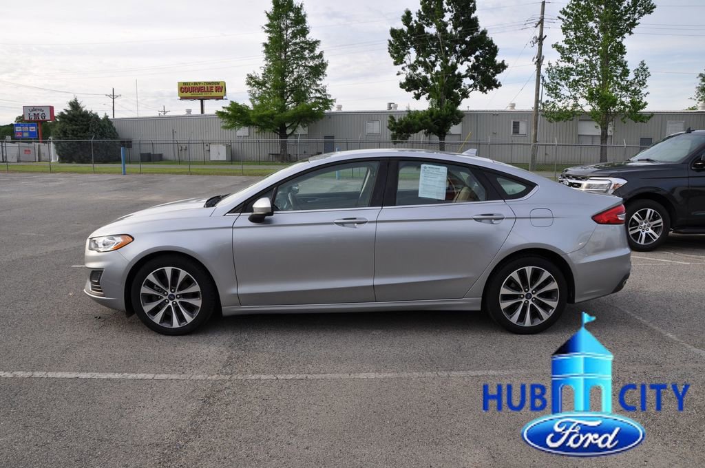 Used 2020 Ford Fusion SE AWD/4WD image 2