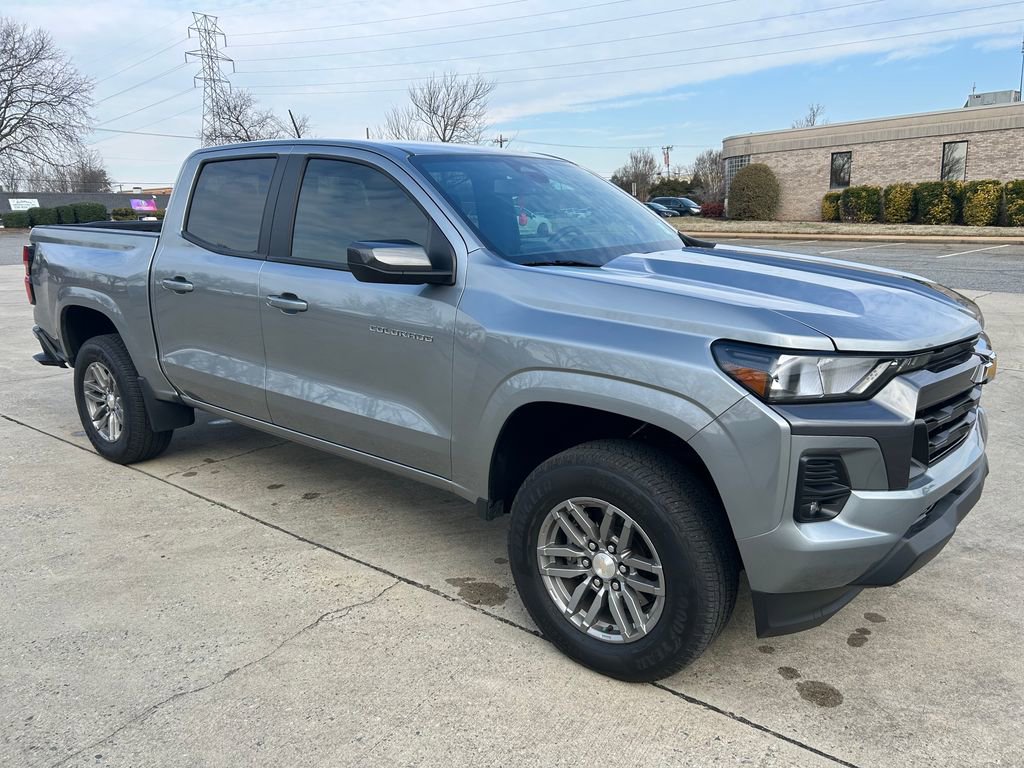 Used 2024 Chevrolet Colorado LT w/ LT Convenience Package II image 9