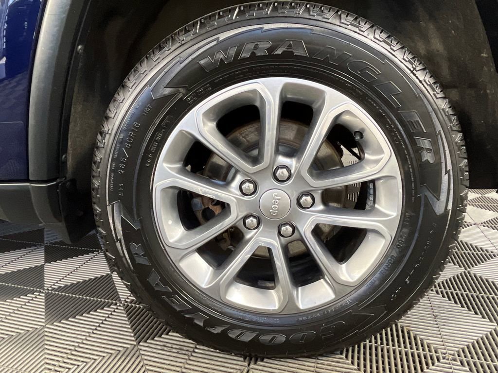 Used 2015 Jeep Grand Cherokee Limited AWD/4WD image 15