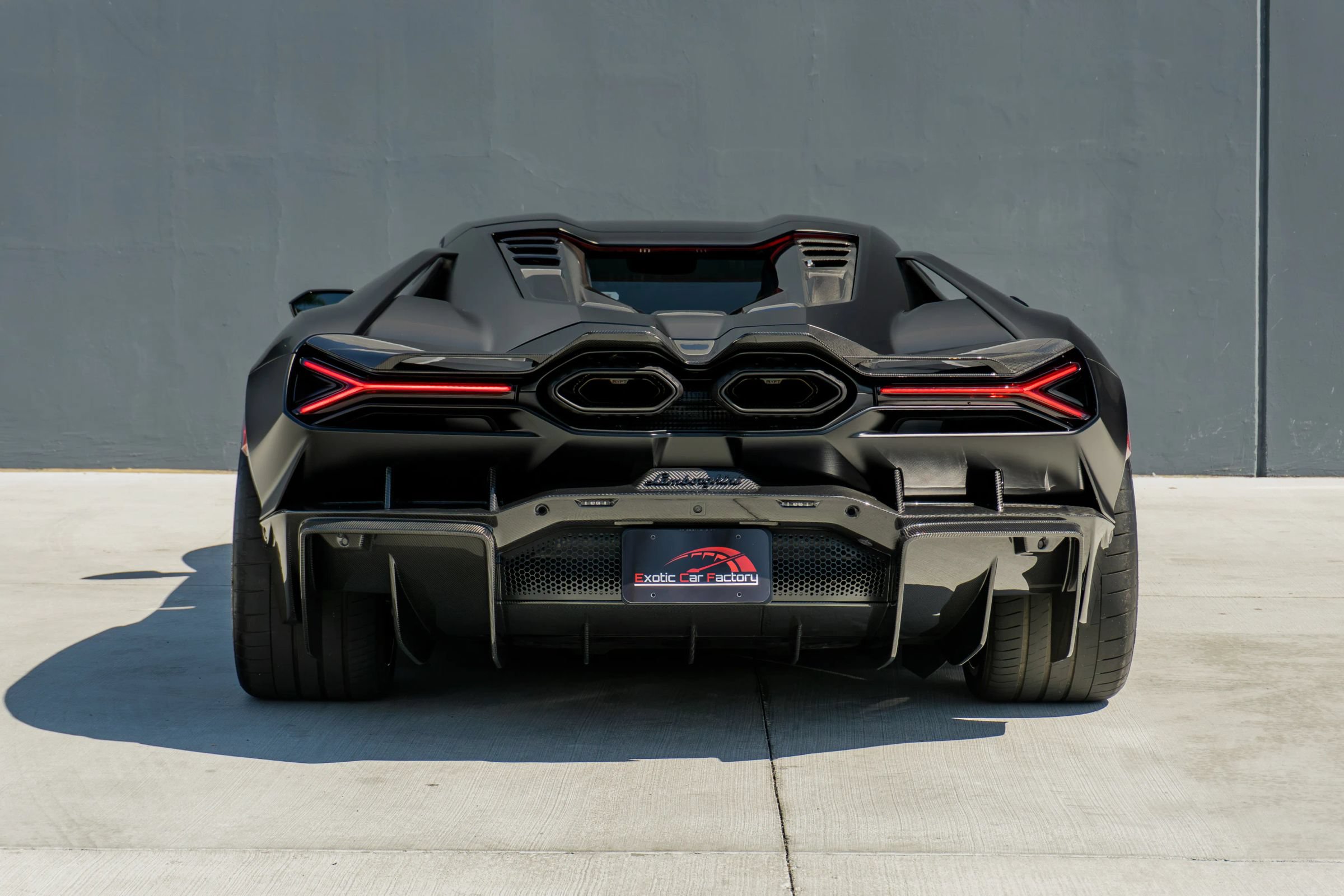 Used 2025 Lamborghini Revuelto AWD/4WD image 9