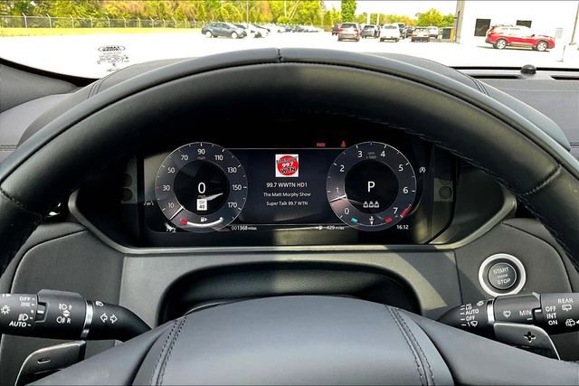 Used 2026 Land Rover Range Rover Velar Dynamic SE image 13