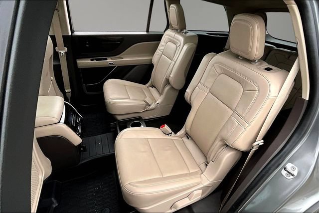 Used 2021 Lincoln Aviator Reserve w/ Equipment Group 201A AWD/4WD image 22