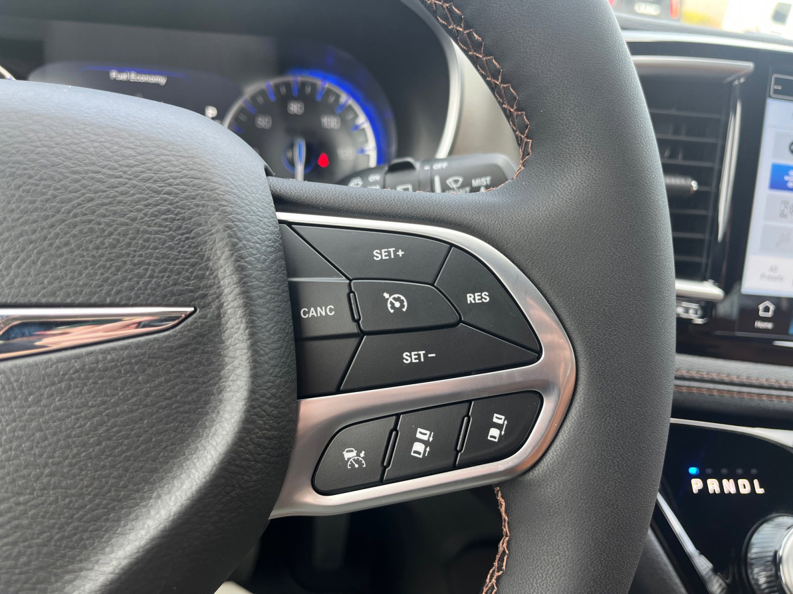 New 2026 Chrysler Pacifica Pinnacle image 18