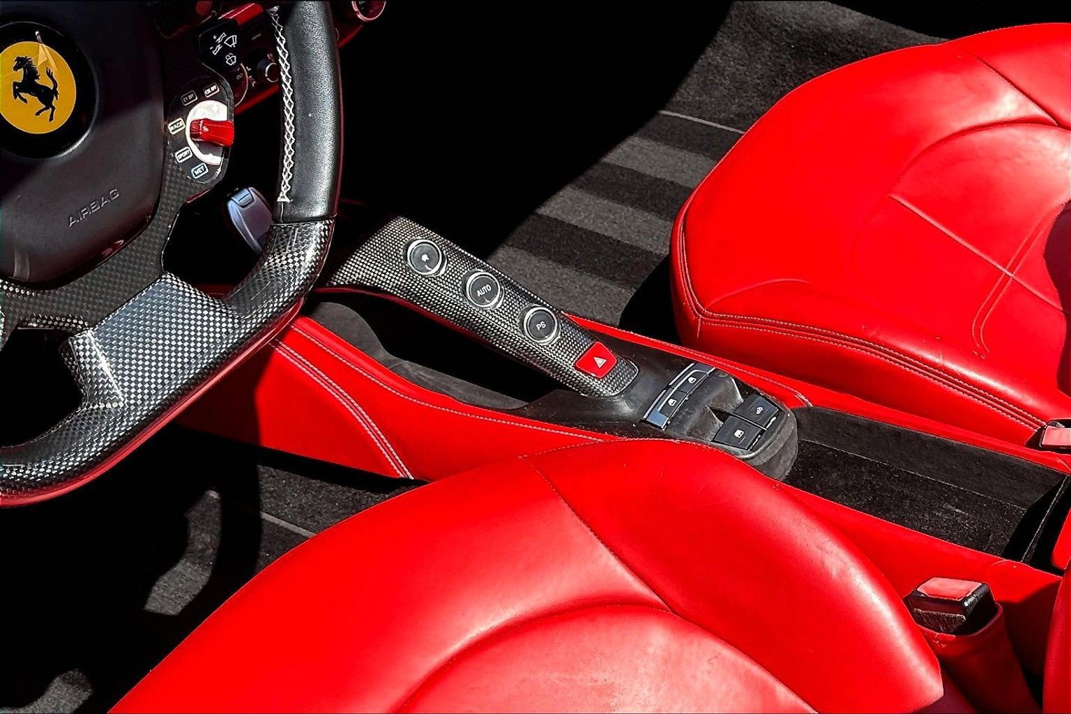 Used 2019 Ferrari 488 Spider RWD image 16