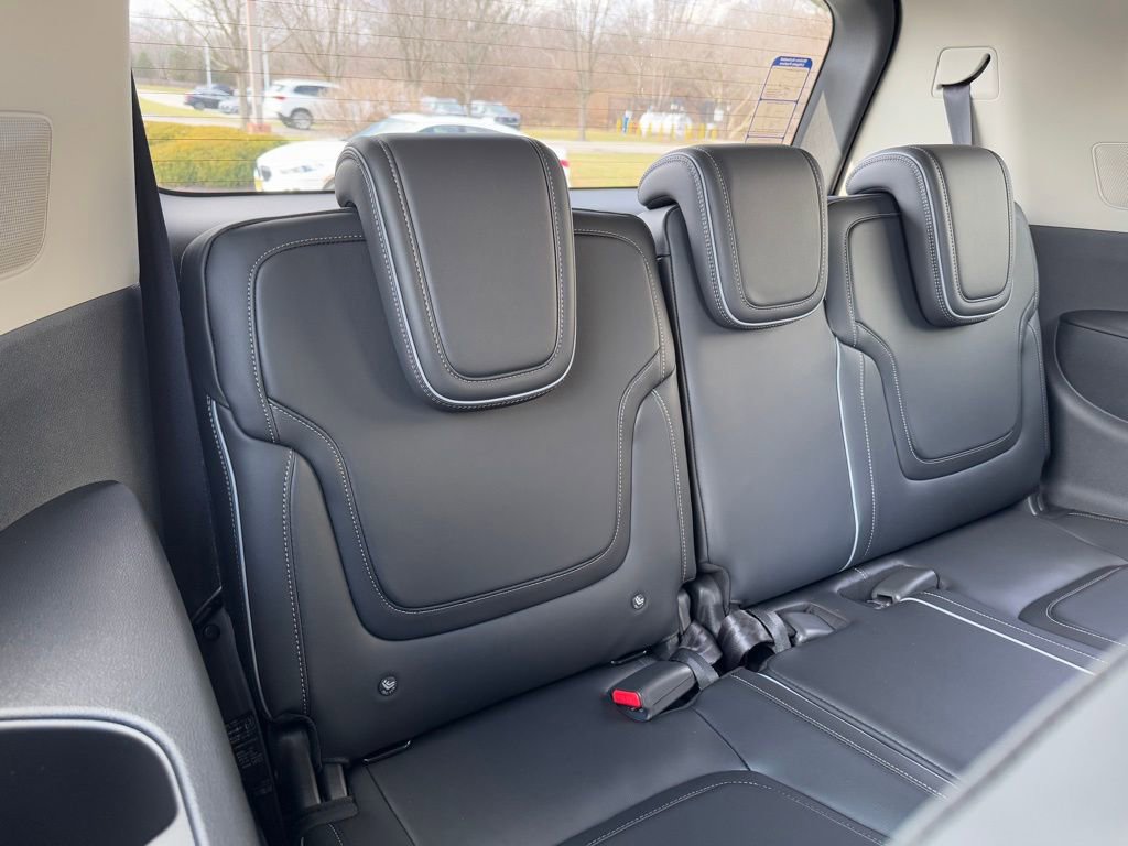 New 2025 INFINITI QX80 Luxe image 14