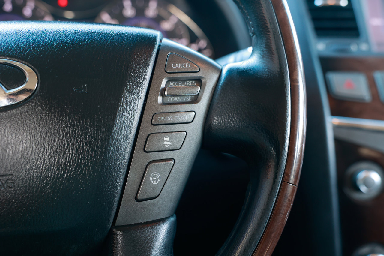 Used 2012 INFINITI QX56 2WD w/ Deluxe Touring Pkg image 30