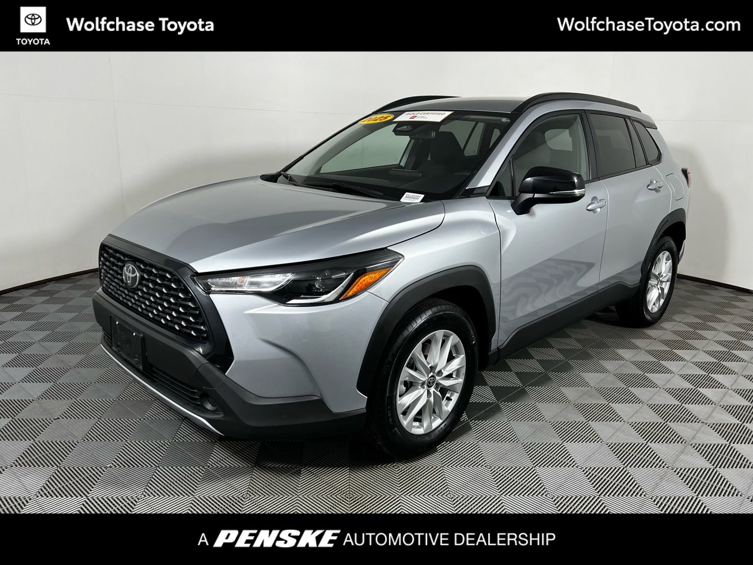 Certified 2025 Toyota Corolla Cross LE image 1