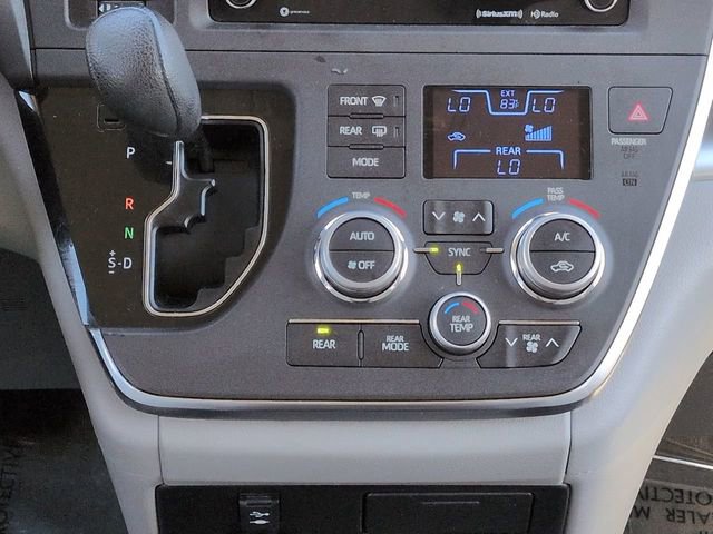 Used 2018 Toyota Sienna LE FWD image 19