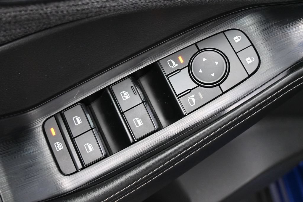 Used 2023 Nissan Rogue SV FWD image 4