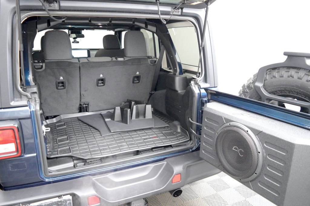 Used 2025 Jeep Wrangler Willys image 19