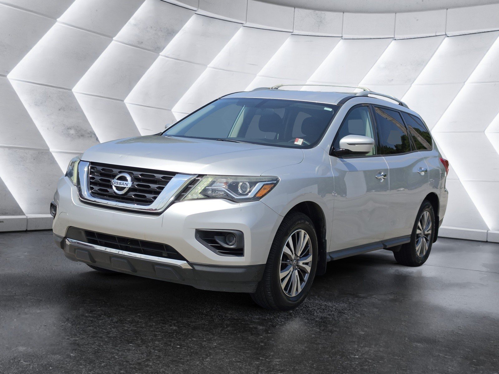 Used 2018 Nissan Pathfinder S FWD image 6