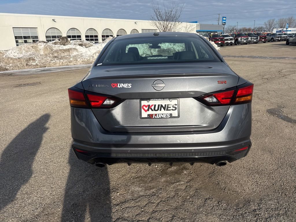 Used 2024 Nissan Altima 2.5 SR FWD image 7