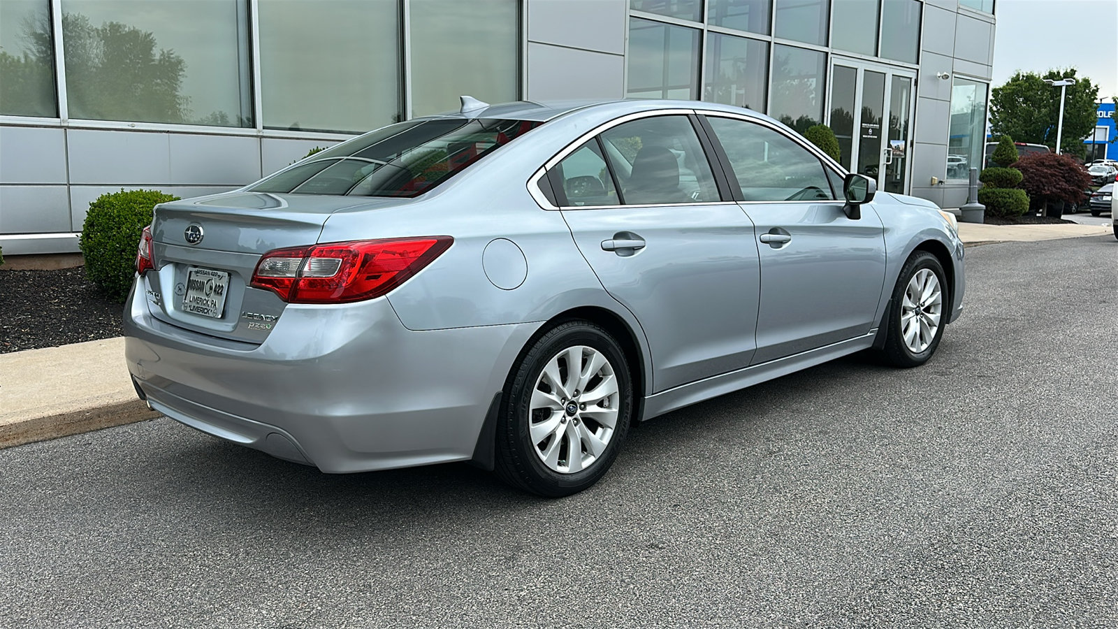 Used 2017 Subaru Legacy 2.5i Premium w/ Popular Package #1 AWD/4WD image 7