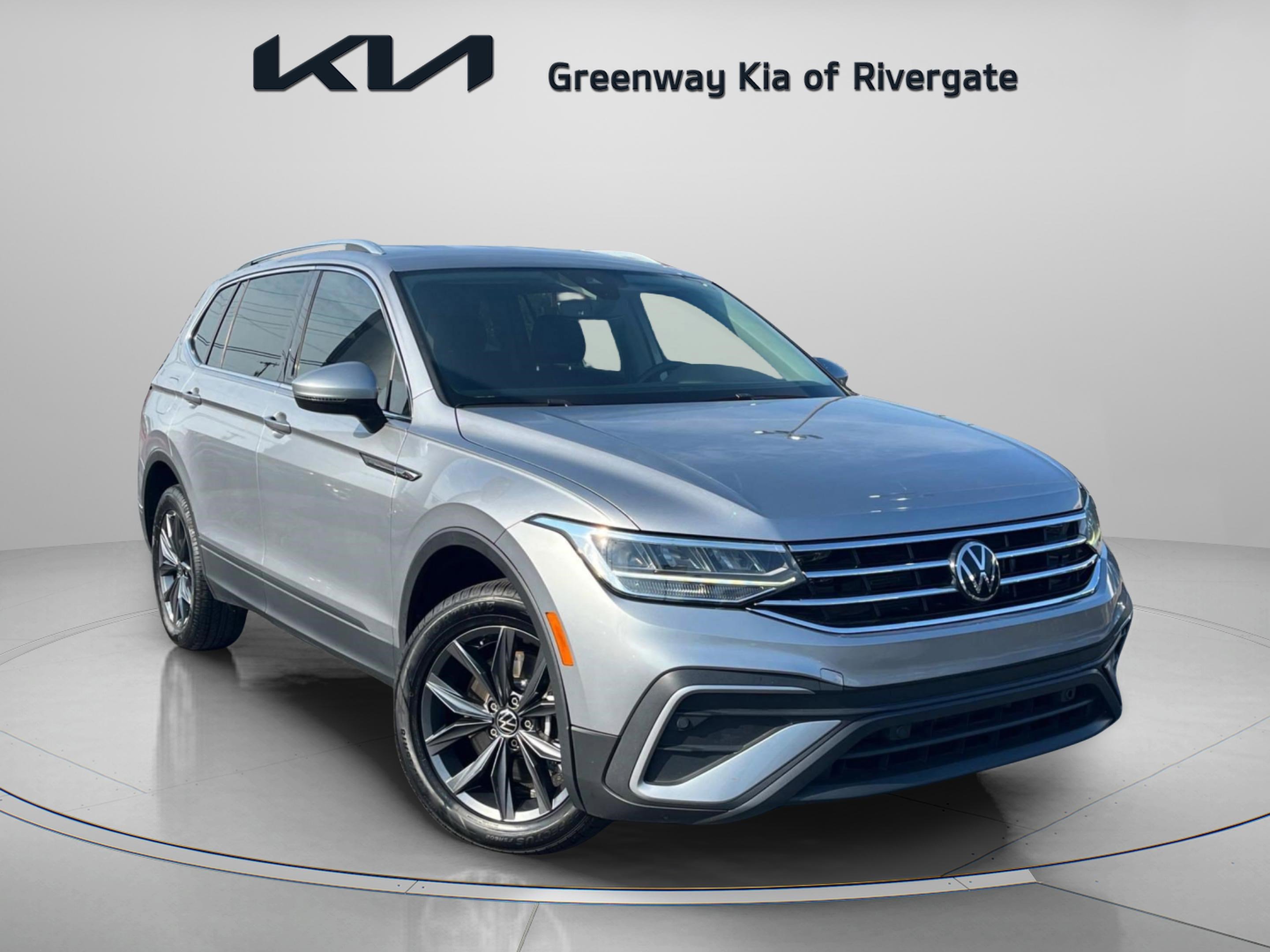 Used 2023 Volkswagen Tiguan SE